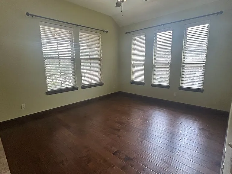 18224 Bridlington Dr — Photo 3