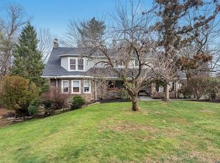 324 Werimus Rd, Woodcliff Lake, NJ 07677