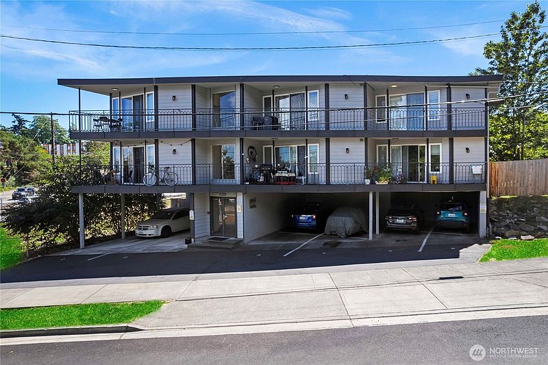 2nd image of 2701 S Walden Street