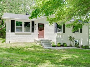 130 Ravenwood Cir, Dickson, TN 37055