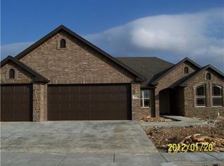 2302 Cornwall Ave, Fayetteville, AR 72704