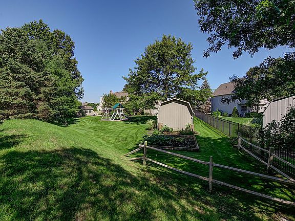 5th image of 7309 Bayberry Ct S