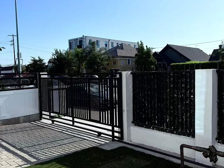 3020 S Normandie Ave — Photo 11