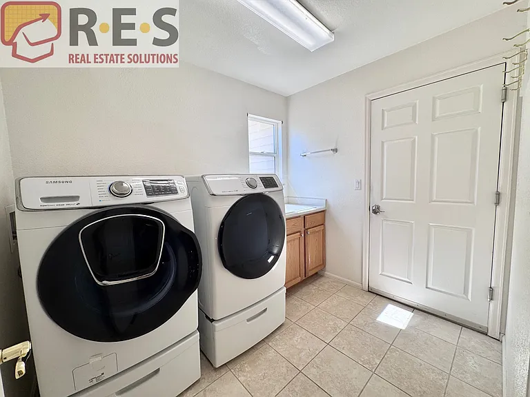 10242 Jill Ave — Photo 9