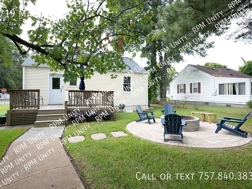 2719 Mark St