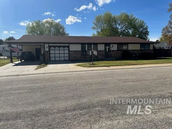 601 Riggs St, Emmett, ID 83617