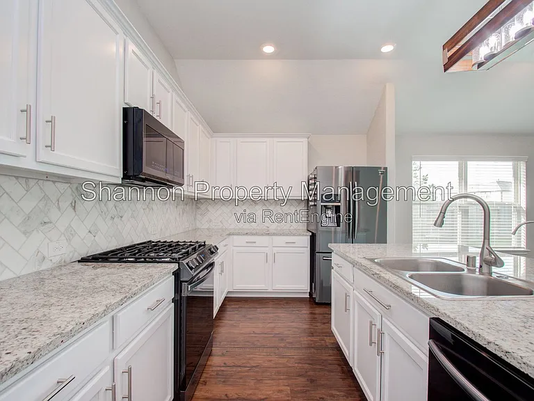 9547 Summer River Dr — Photo 8