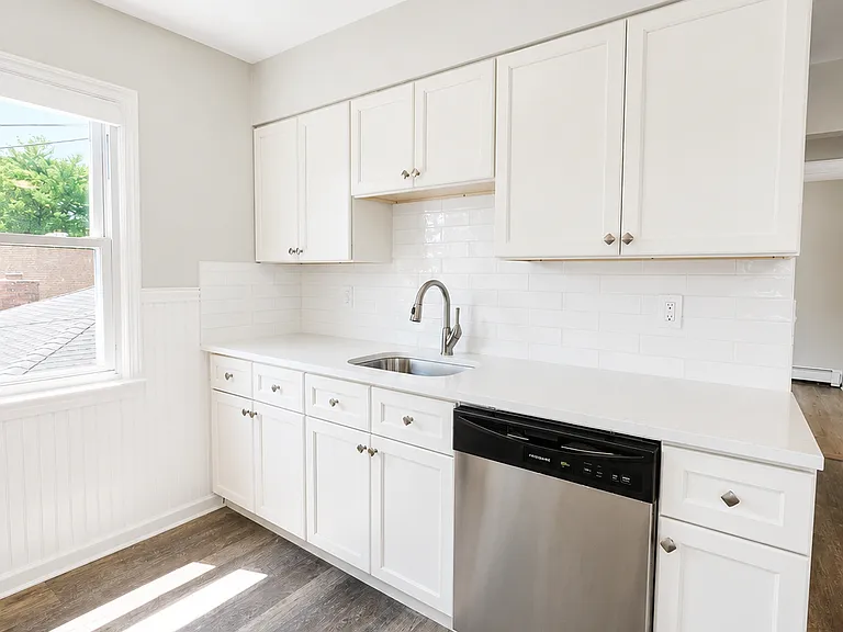 253 Beachview St #B — Photo 3