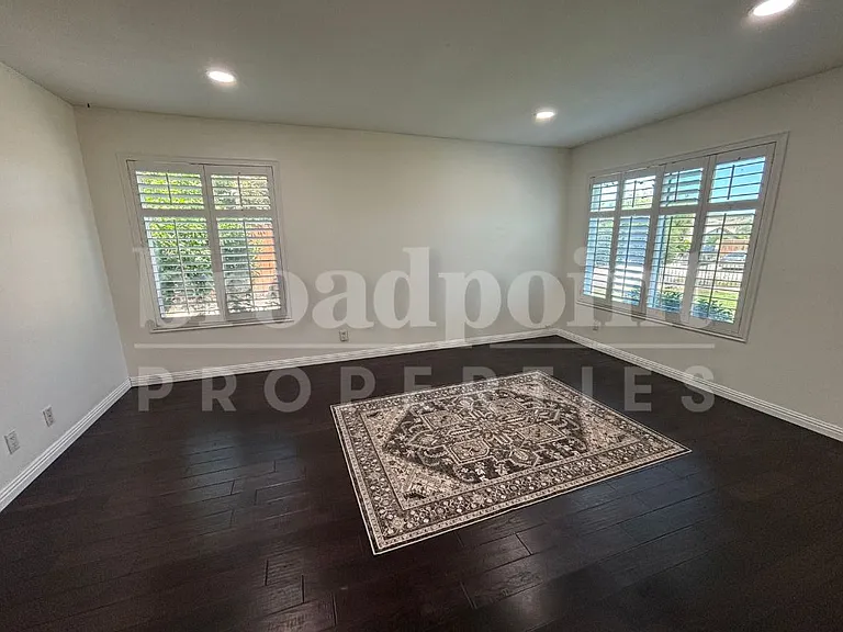 1515 Kent Ave — Photo 4