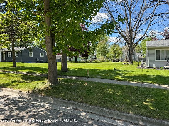 3rd image of 402 Crossman St