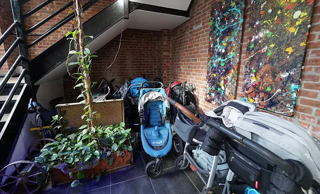 Rented by Manhattan Management LLC | media 11