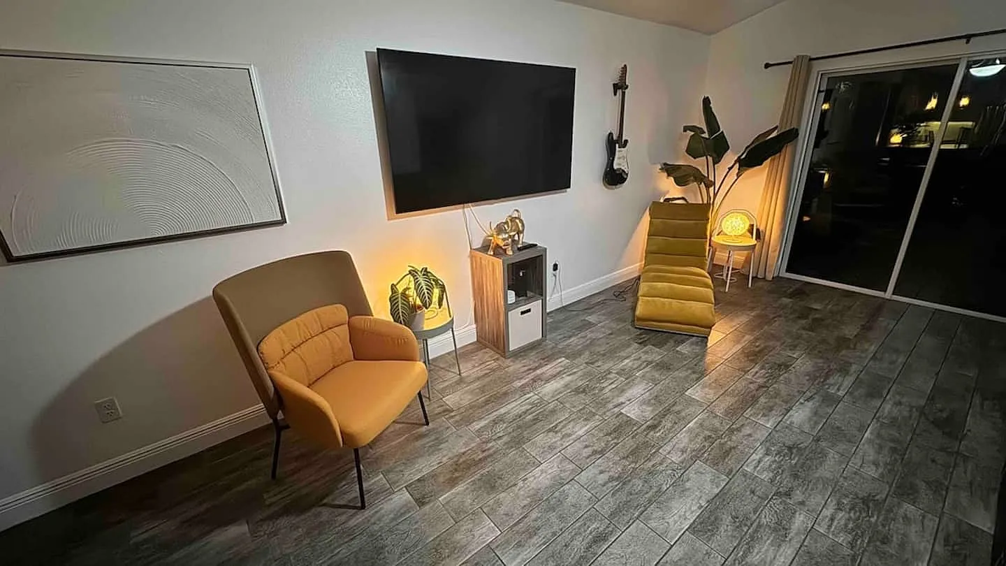 4 bed, 1873 sqft, $3,000 — Photo 2