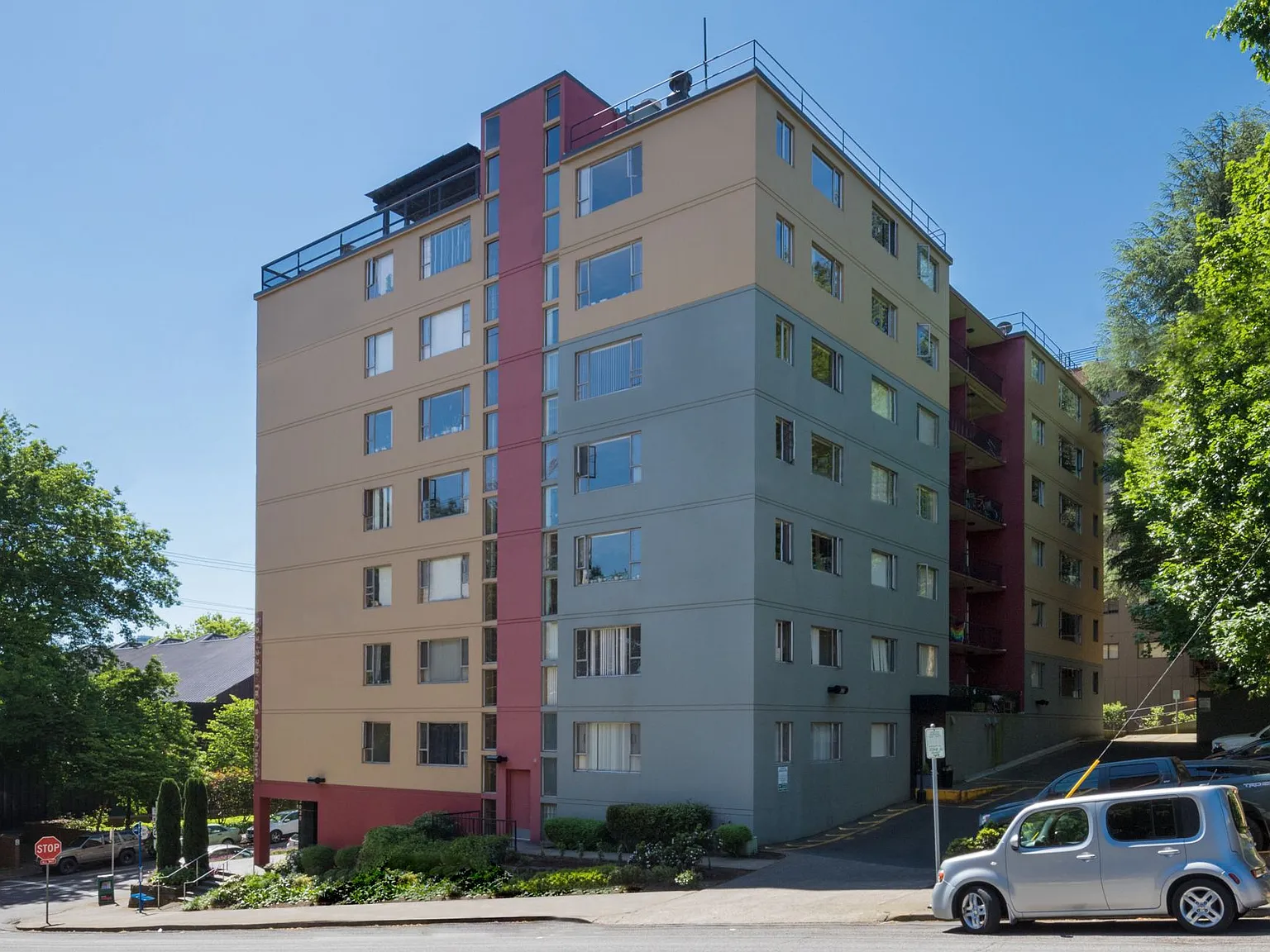 2020 Building — Photo 4