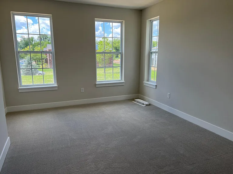 1050 Valentine Ln — Photo 12