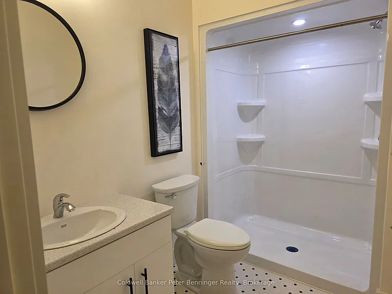 604 Queen St S #313 — Photo 4