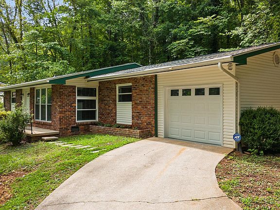 3rd image of 2717 Smallwood Dr
