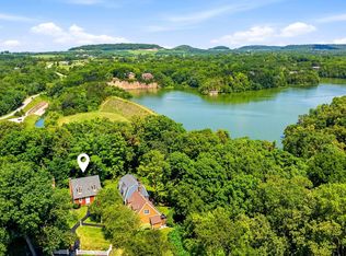 28 Thatcher Ln, Galena, IL 61036