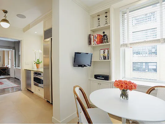 Sold by Sotheby's International Realty | media 23