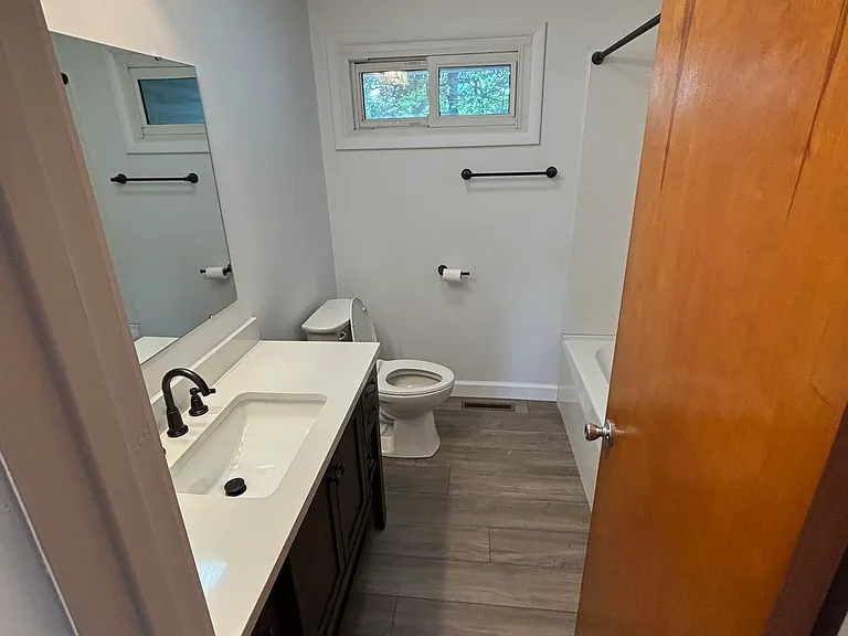 1614 Lindenwood Ave — Photo 5