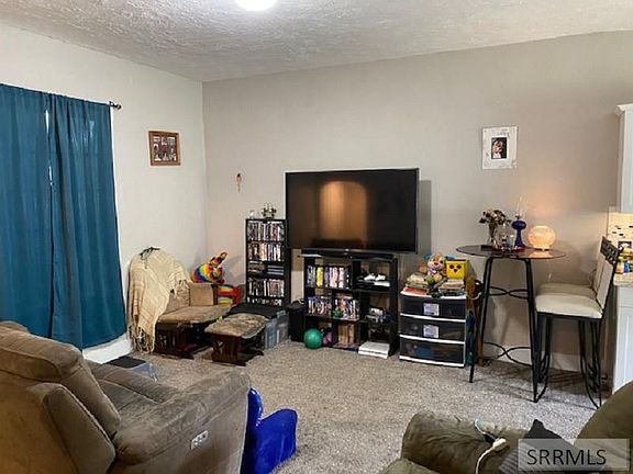 3rd image of 1063 Cassia Ave