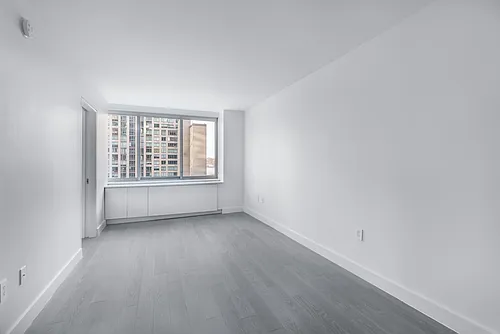 101 W End Ave Photo 1
