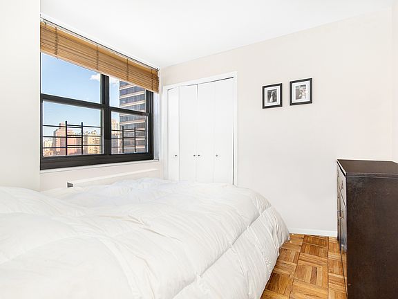 4th image of 200 E 90th St APT 15H