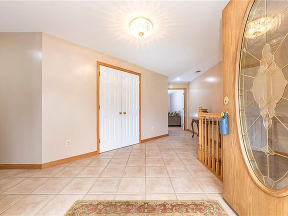 3rd image of 491 Knollwood Dr