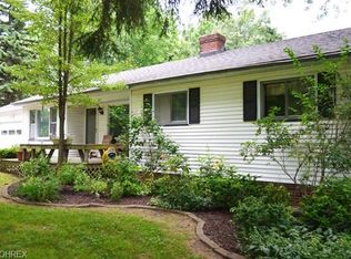 1357 Bell Rd, Chagrin Falls, OH 44022