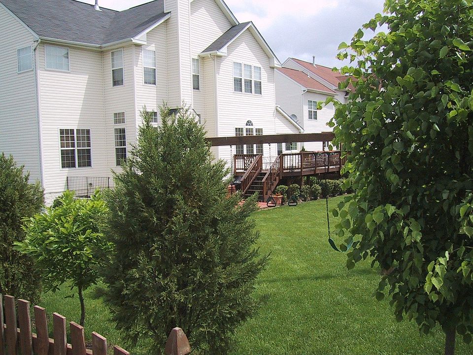 Backyard,swing,patio,deck