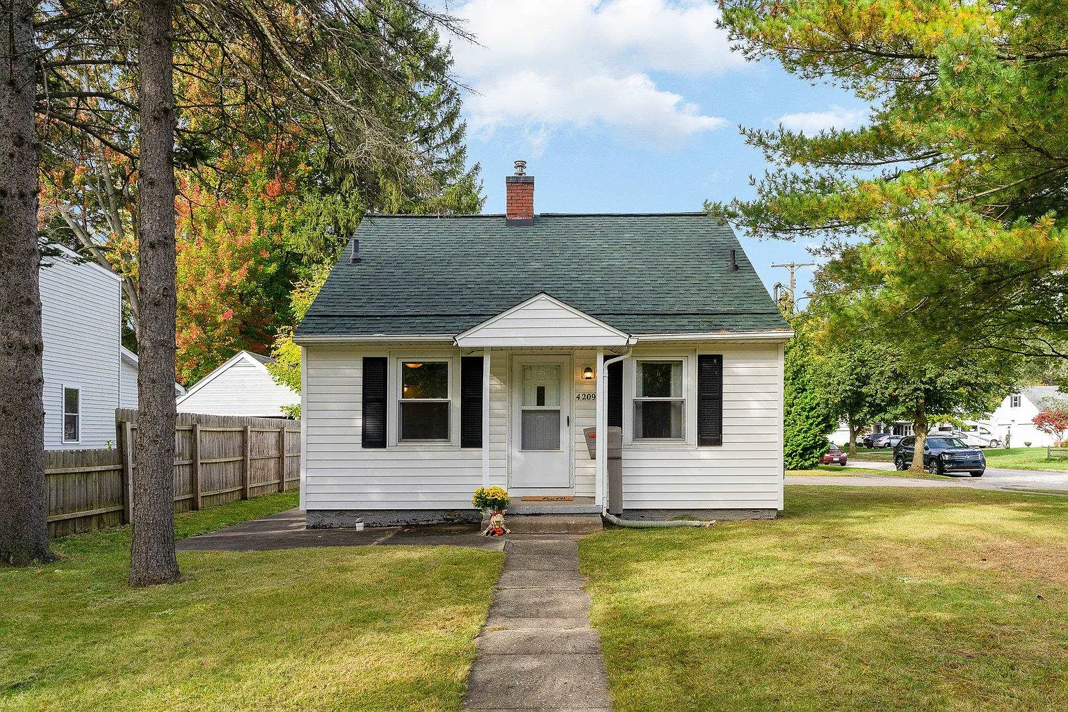 4209 Jefferson Ave photo 1