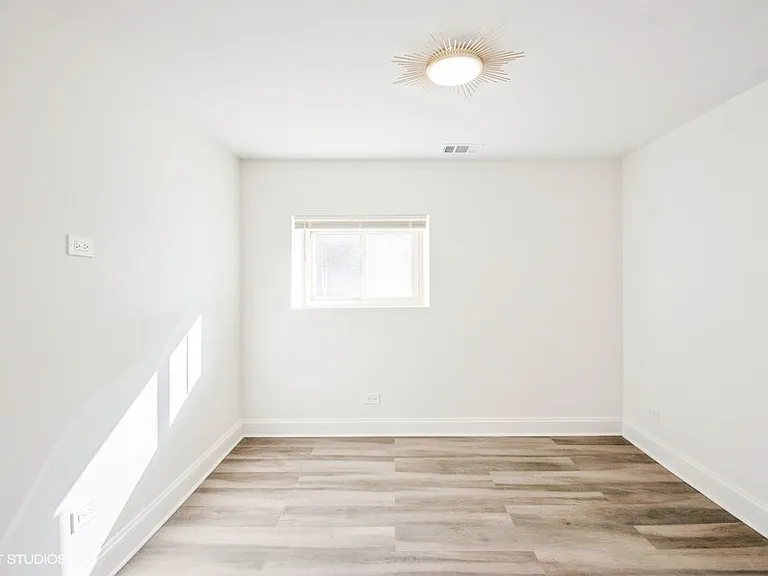 1414 W Rascher Ave #GE — Photo 9