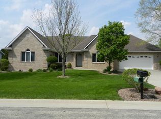 1306 Heritage Ct, Watertown, WI 53098
