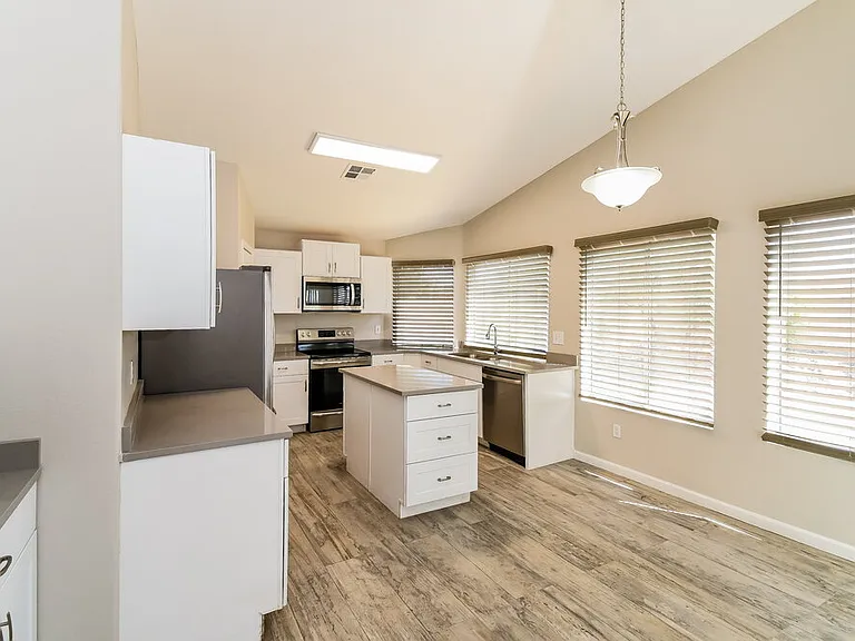 2717 S Ananea — Photo 5