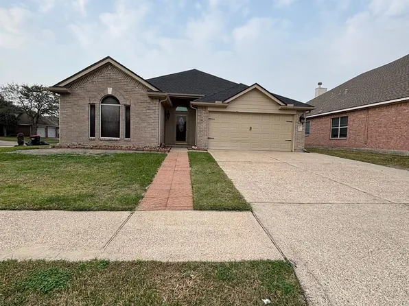 903 Christopher Ln, Baytown, TX 77521