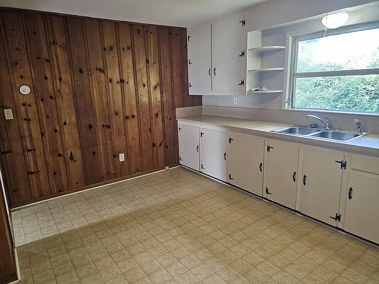 108 Divins Ct — Photo 3