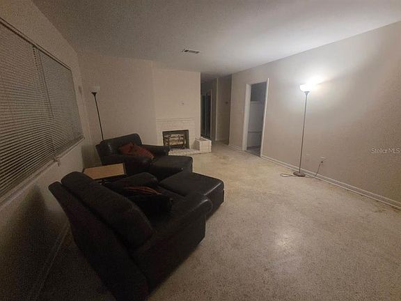 4th image of 1021 SE 27th St