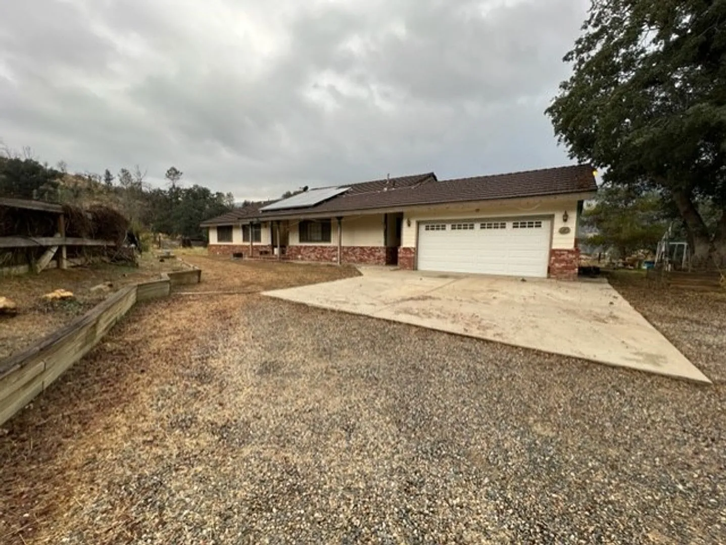 Mountain living in beautiful Walker Basin — Photo 2