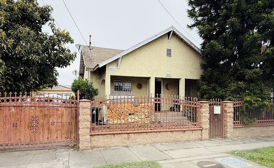 1st image of 2137 E 111th St
