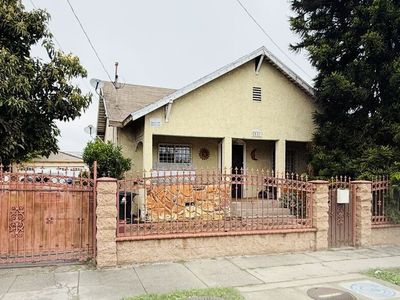 2137 E 111th St, Los Angeles, CA, 90059