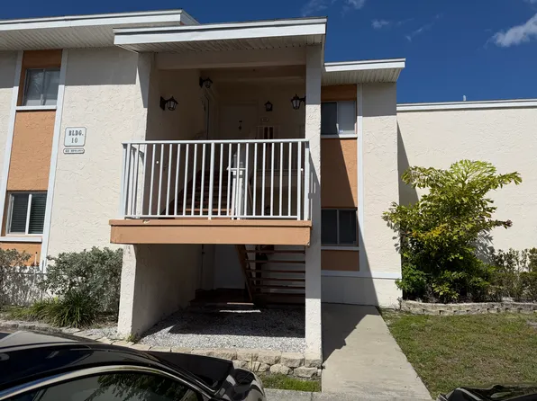 621 99th Ave N APT 102, Saint Petersburg, FL 33702