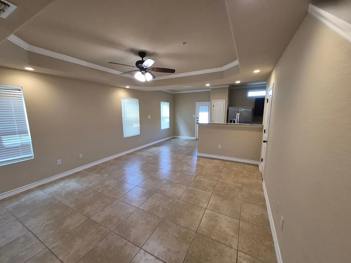 Building Photo - 6515 Marcel Way #101
