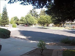 2nd image of 752 W Escalon Ave