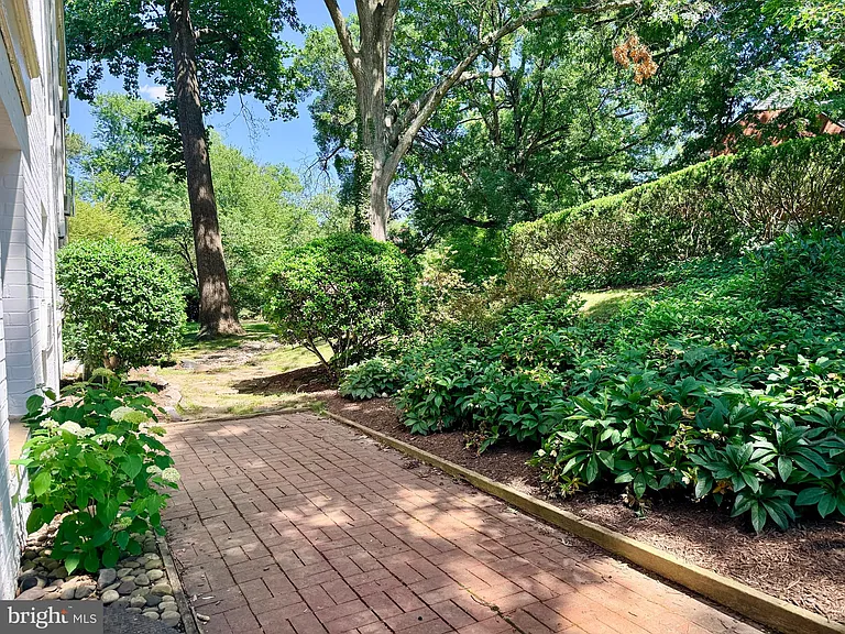 1628 Ripon Pl — Photo 17