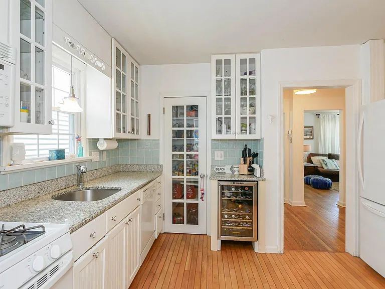 110 N Pembroke Ave — Photo 14