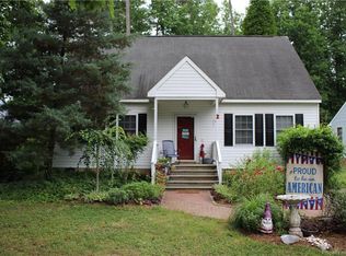 738 Coachpoint Rd, Hartfield, VA 23071