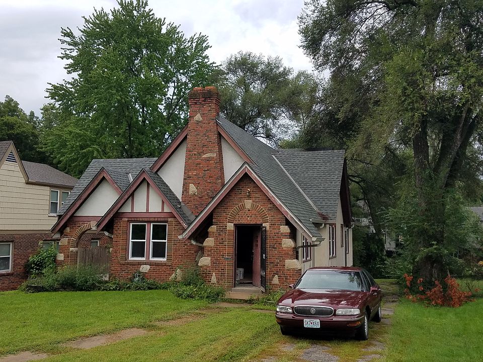 1st image of 1301 E 76th St
