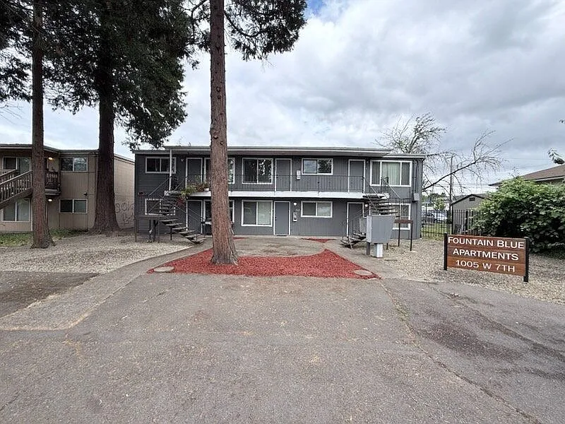 1 bed, 1.0 bath, $1,100 — Photo 2