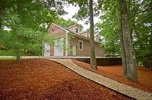 2nd image of 4 N Hill Dr