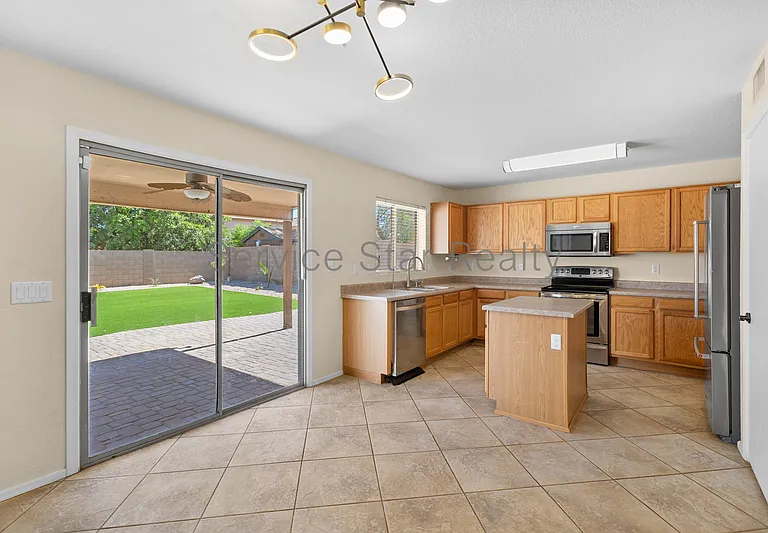 15957 W Cottonwood St — Photo 9