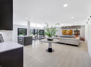 105 Wilderness Dr #B-206, Naples, FL 34105